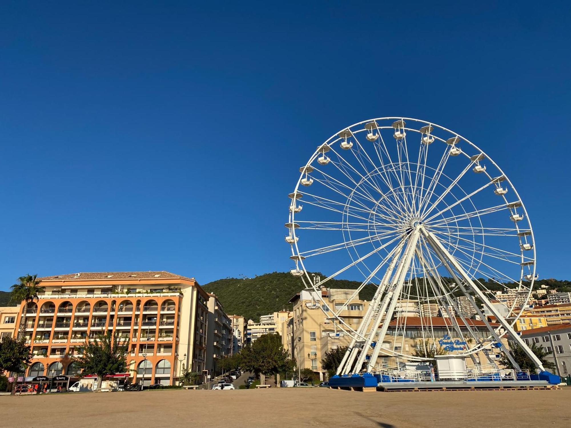 Neuf Et Lumineux - Centre - Place Miot/albert 1er Ajaccio (Corsica)